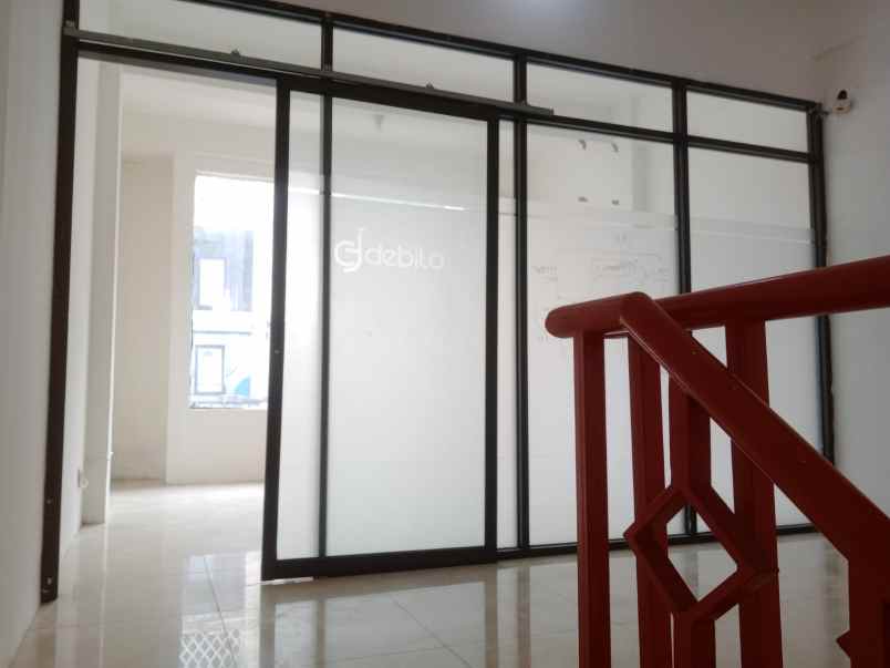 dijual ruko siap usaha di depok lt 80m lb 180m