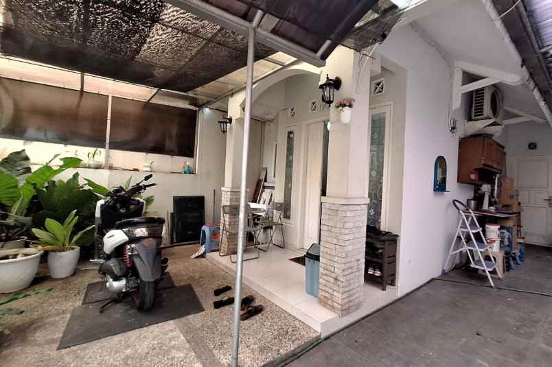 dijual rumah 123 jln boulevard grand