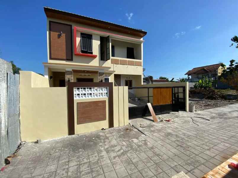 dijual rumah 2 lantai dekat sma negeri 1 banguntapan