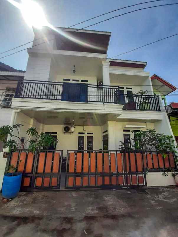 dijual rumah 2 lantai di bukit baru palembang