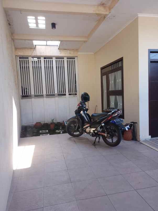 dijual rumah 2 lantai di cibeber cimahi bandung