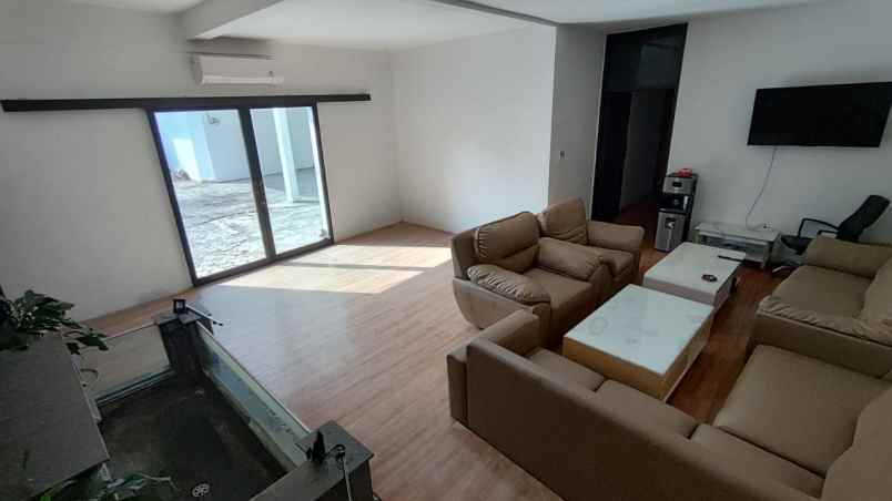 dijual rumah 2 lantai di perumahan mangliawan malang