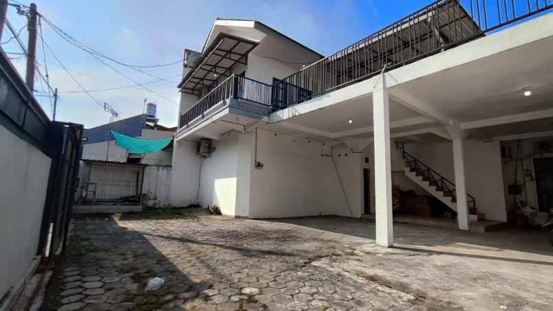 dijual rumah 2 lantai di perumahan mangliawan malang