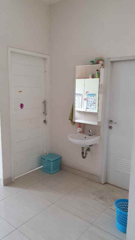 dijual rumah 2 lantai unit bagus kelapa gading