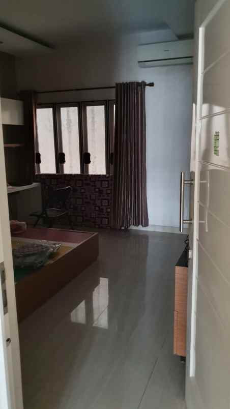 dijual rumah 2 lantai unit bagus kelapa gading