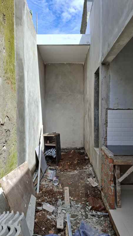 dijual rumah american classic di banyumanik semarang