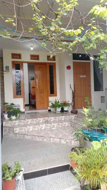 dijual rumah annisa regency