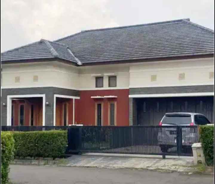 dijual rumah antapani