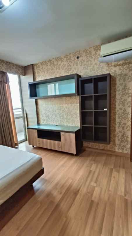 dijual rumah apt paladian park kelapa