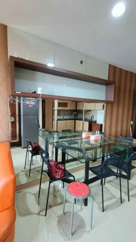 dijual rumah apt paladian park kelapa