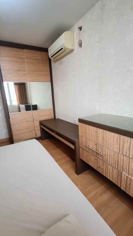 dijual rumah apt paladian park kelapa