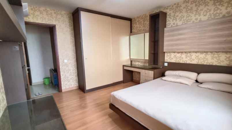 dijual rumah apt paladian park kelapa