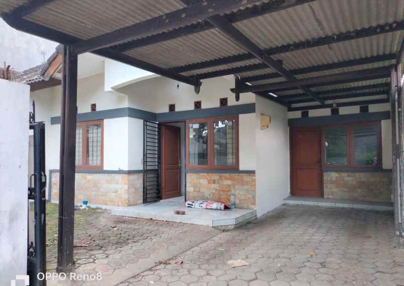 dijual rumah arcamanik endah