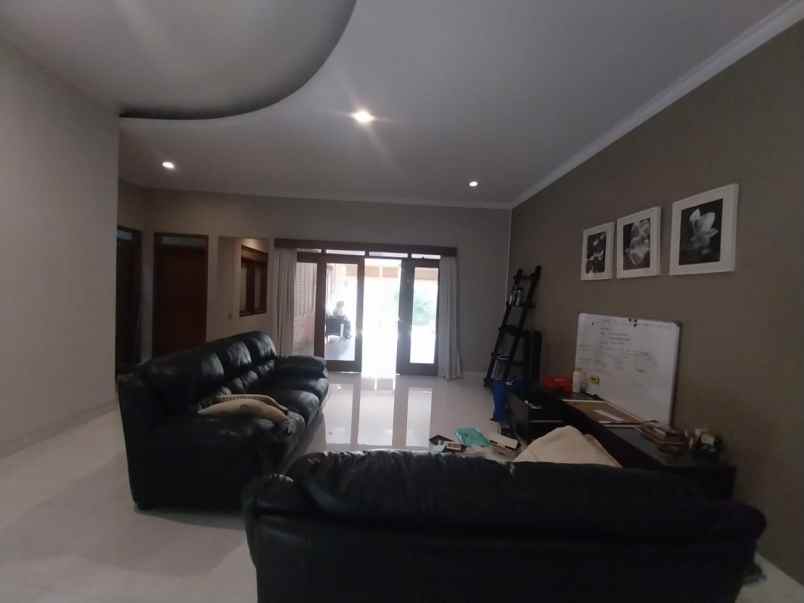 dijual rumah arcamanik endah