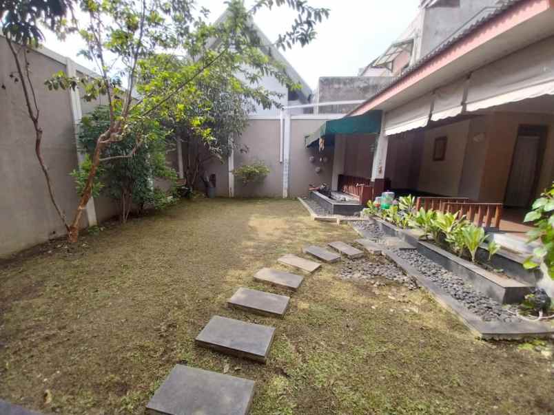 dijual rumah arcamanik endah