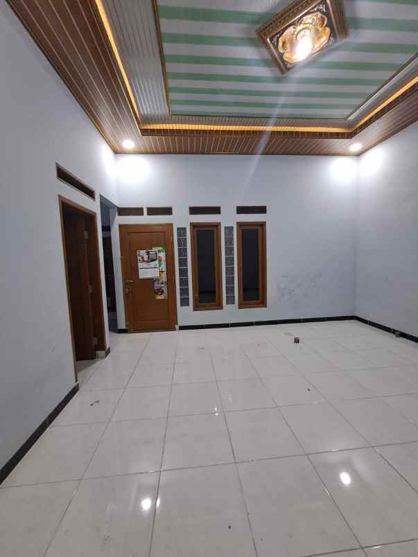 dijual rumah aren jaya