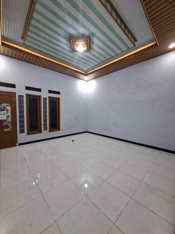 dijual rumah aren jaya