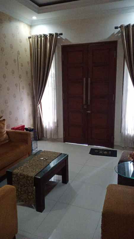 dijual rumah bagus strategis di villa dago tol