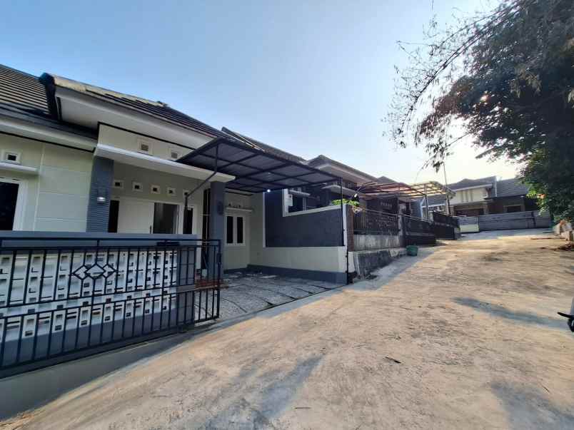 dijual rumah bakungan