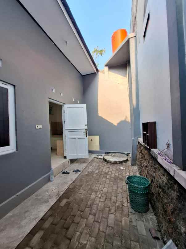 dijual rumah bakungan