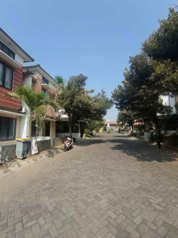 dijual rumah bandara adisucipto