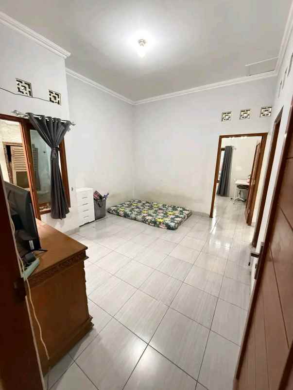dijual rumah banguny