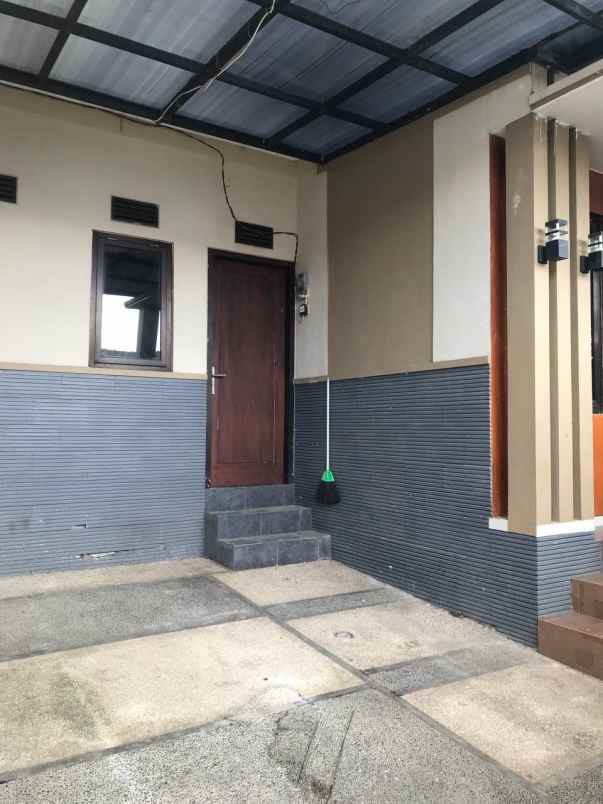 dijual rumah batu
