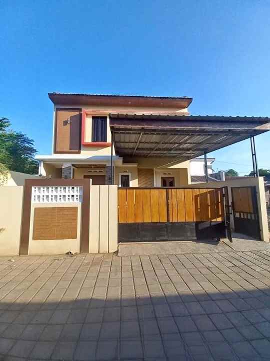 dijual rumah baturetno