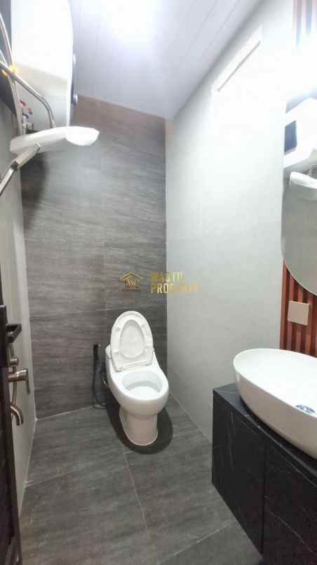 dijual rumah baturetno