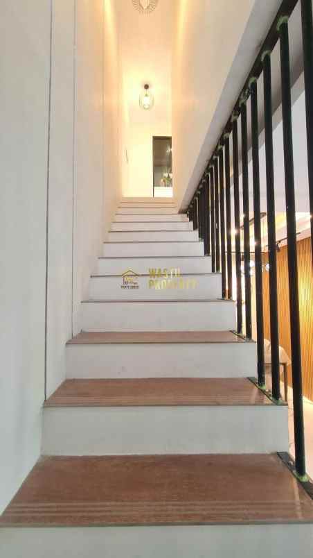 dijual rumah baturetno