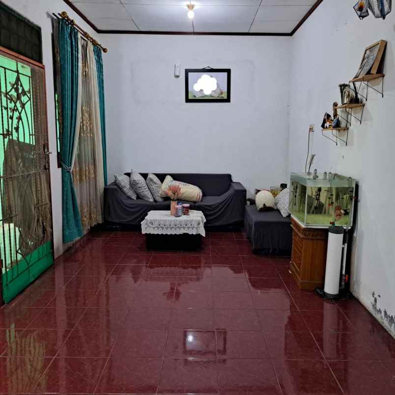 dijual rumah beji