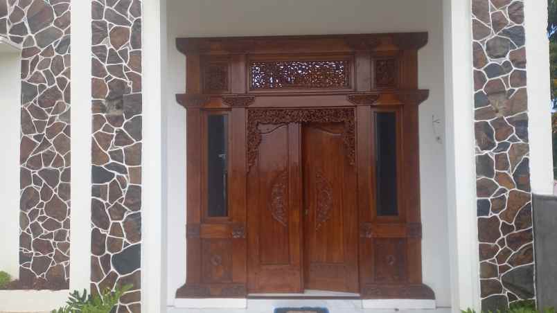 dijual rumah belakang balai desa karang