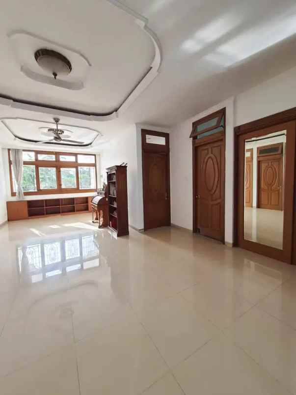 dijual rumah bintaro utama sektor