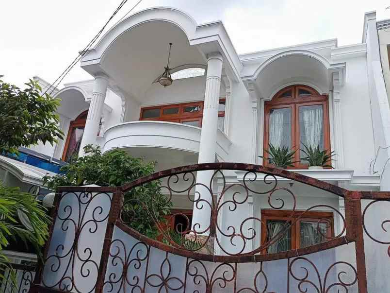 dijual rumah bintaro utama sektor