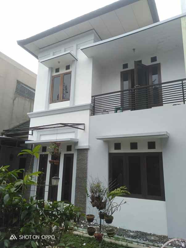 dijual rumah buah batu regency