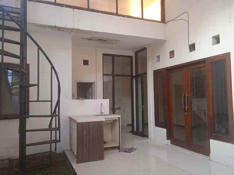 dijual rumah buahbatu regency