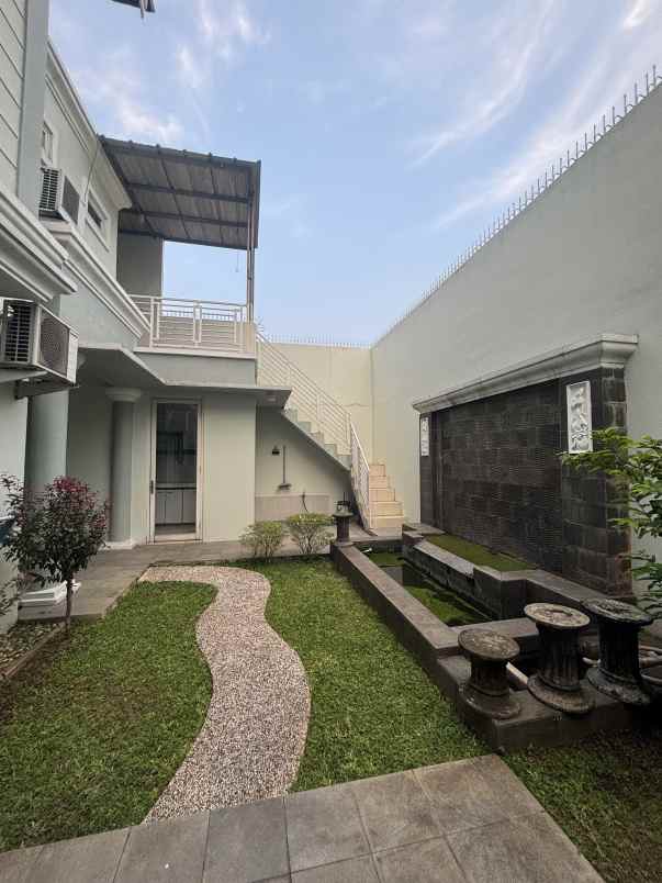dijual rumah bukit golf riverside cibubur