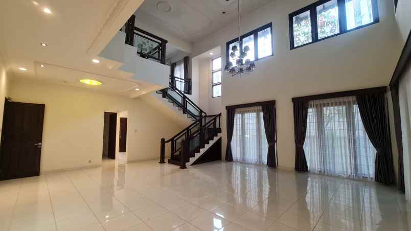 dijual rumah bunga flamboyan cipete