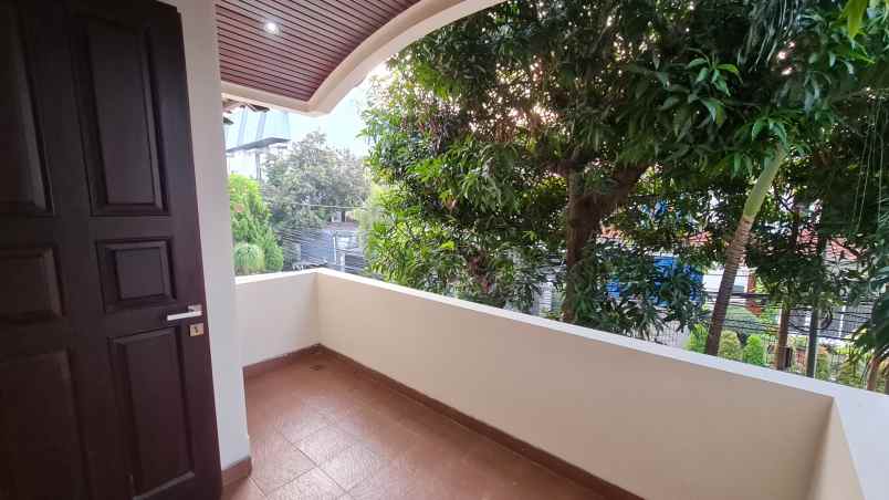 dijual rumah bunga flamboyan cipete