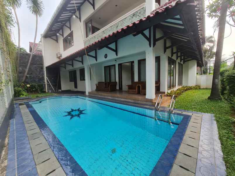 dijual rumah bunga flamboyan cipete