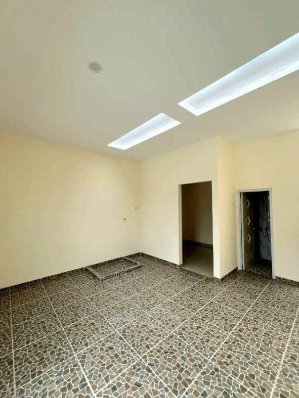 dijual rumah candi mendut suhat kota