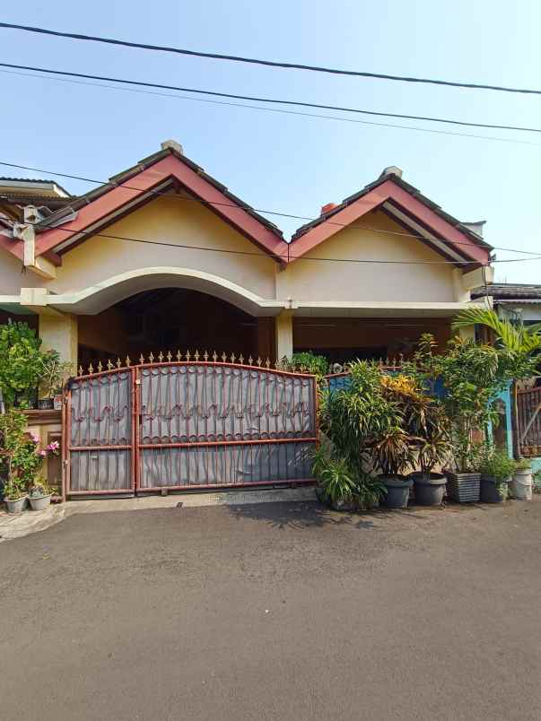 dijual rumah cantik siap huni di pondok ungu permai