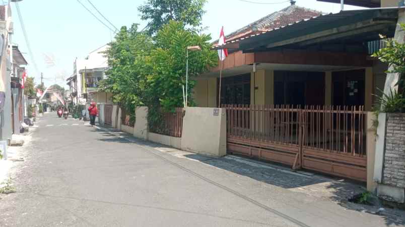 dijual rumah caturtunggal depok sleman