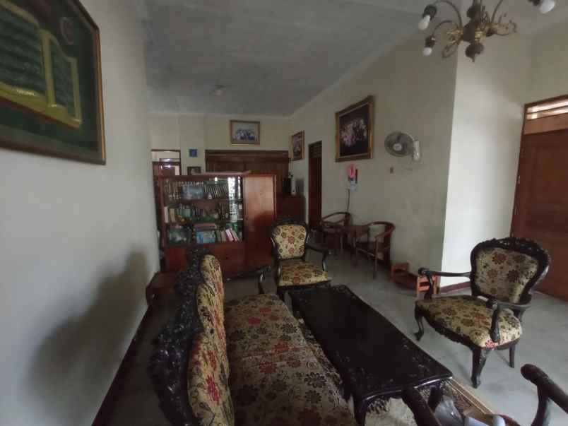 dijual rumah caturtunggal depok sleman