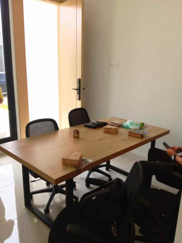 dijual rumah cemorokandang