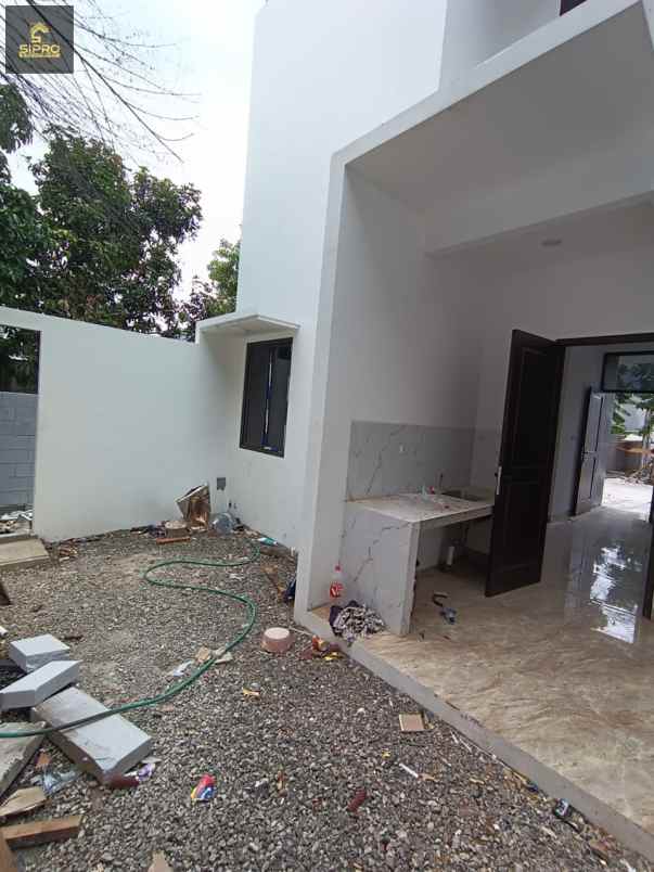 dijual rumah cipadu larangan kota tangerang