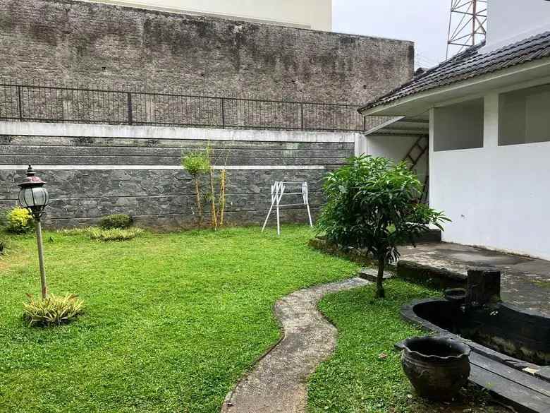 dijual rumah cipaku indah setiabudi