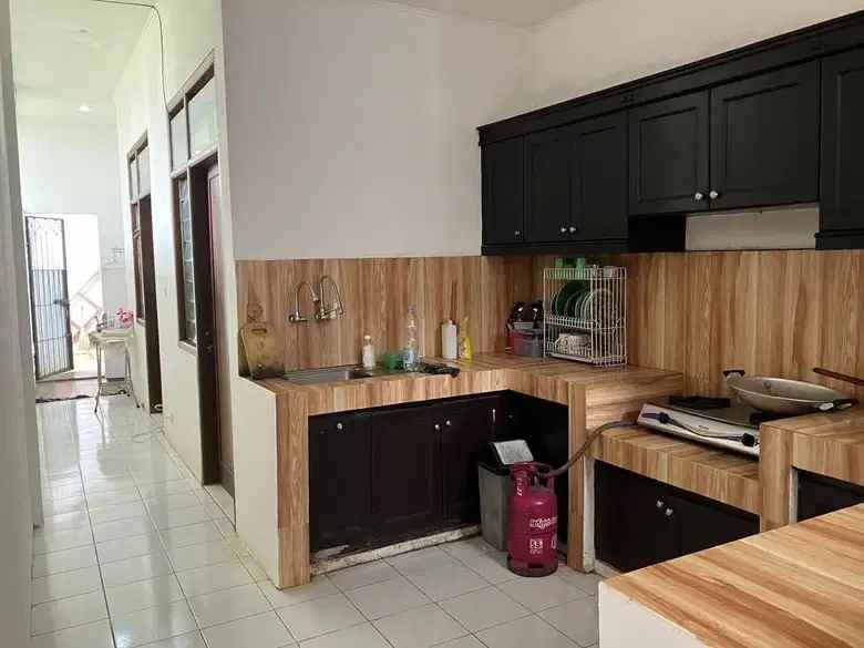 dijual rumah cipaku indah setiabudi