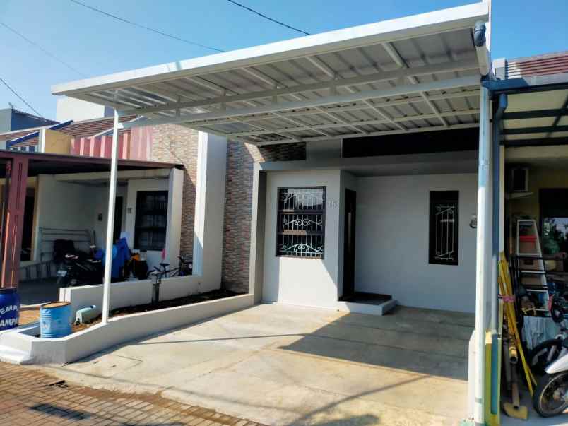dijual rumah cipamokolan
