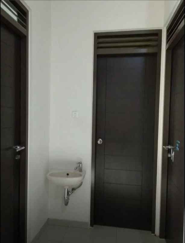 dijual rumah cipamokolan